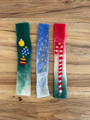 The WINTER BOOKMARKS needle felting kit