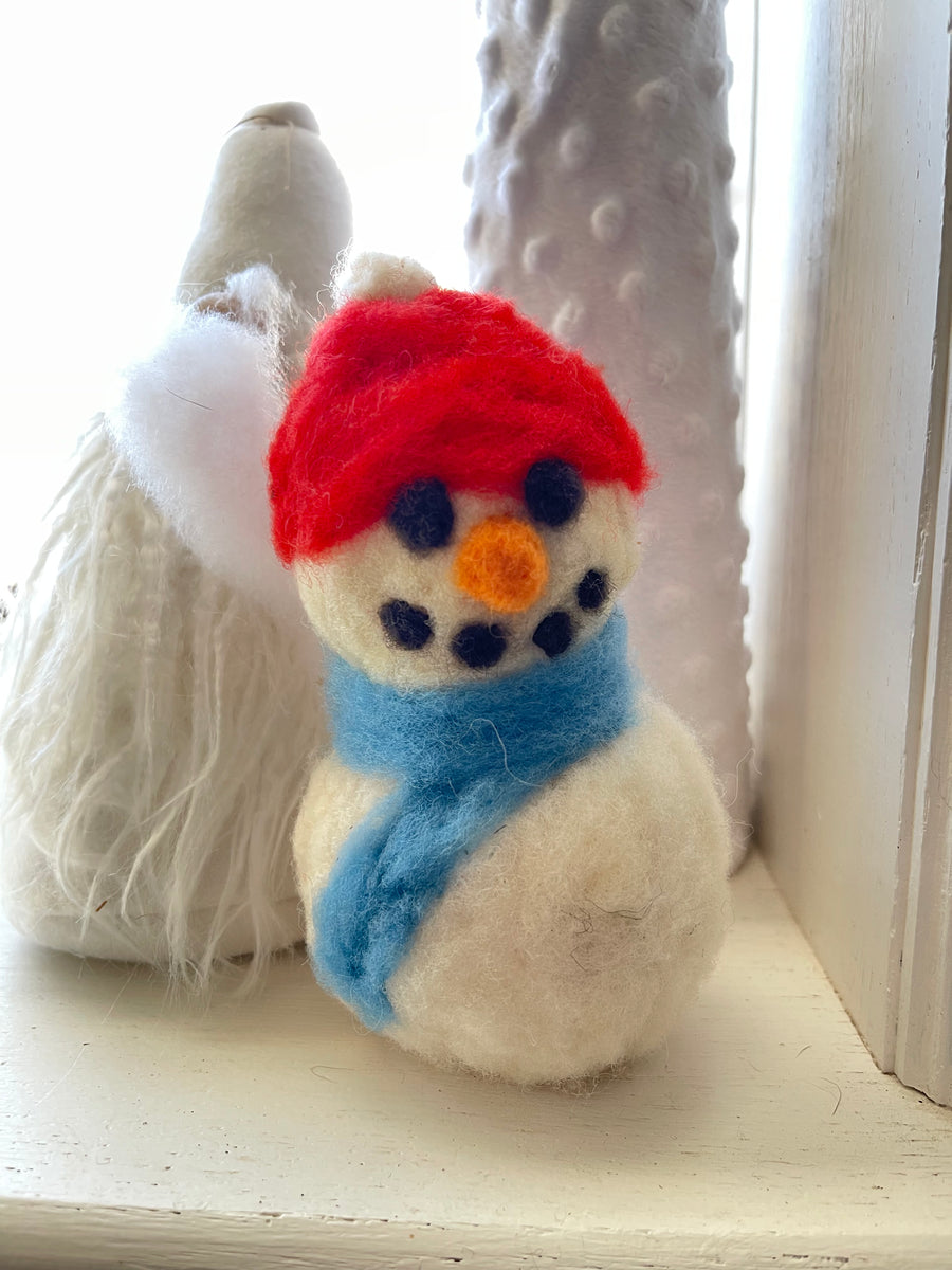 The Sheepishly Me® WINTER COLLECTION 2023 / Snowman Needle Felting Kit ❄️